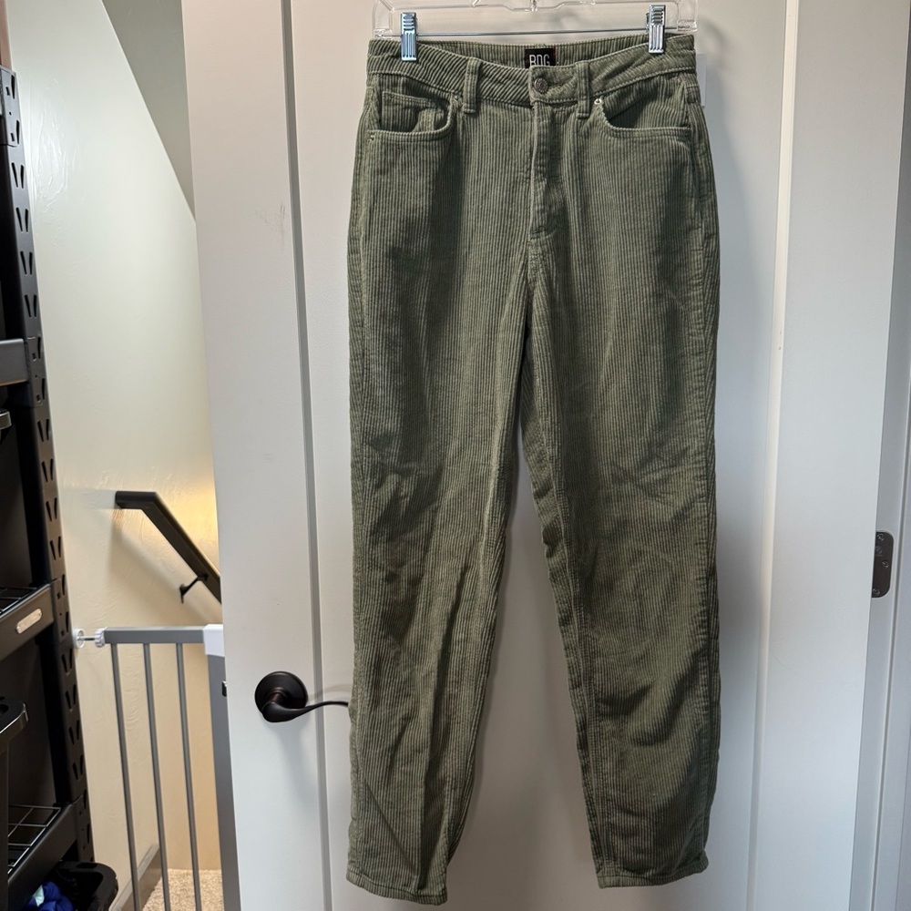 Urban Outfitters BDG Mom High Rise Olive Green Corduroy Jean Pant Ankle Crop 27‎